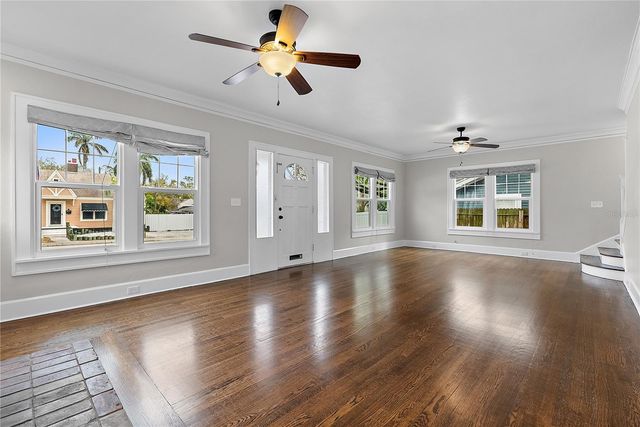 134 22ND AVENUE N, St Petersburg, FL 33704