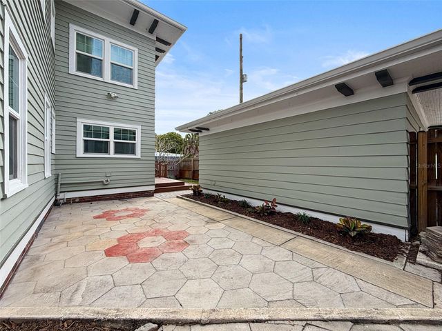 134 22ND AVENUE N, St Petersburg, FL 33704