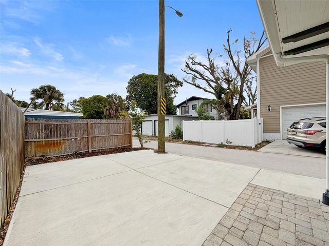 134 22ND AVENUE N, St Petersburg, FL 33704