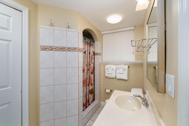 1202 Mockingbird Road, Key Largo, FL 33037