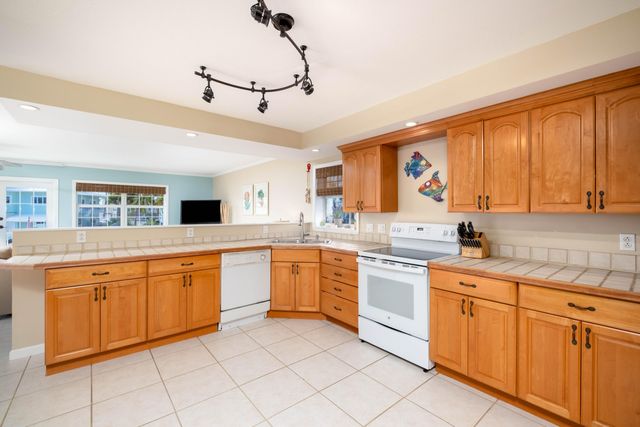 1202 Mockingbird Road, Key Largo, FL 33037