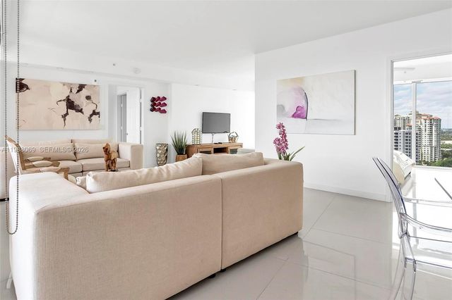 3370 HIDDEN BAY DR 2210, Aventura, FL 33180