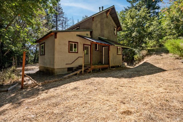 4340 Blackhawk Dr, Willits, CA 95490