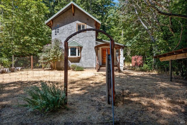 4340 Blackhawk Dr, Willits, CA 95490