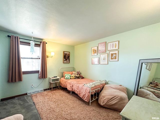 2708 S Daycor Divide, Peoria, IL 61607