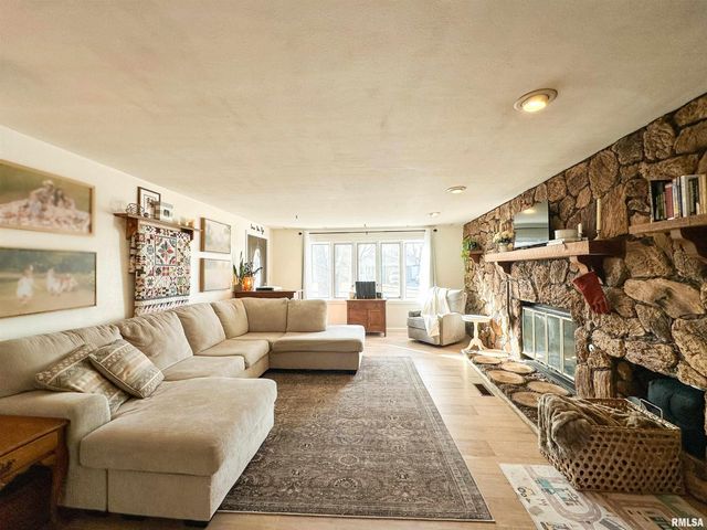 2708 S Daycor Divide, Peoria, IL 61607