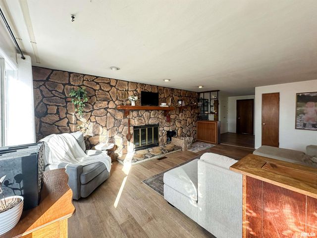 2708 S Daycor Divide, Peoria, IL 61607