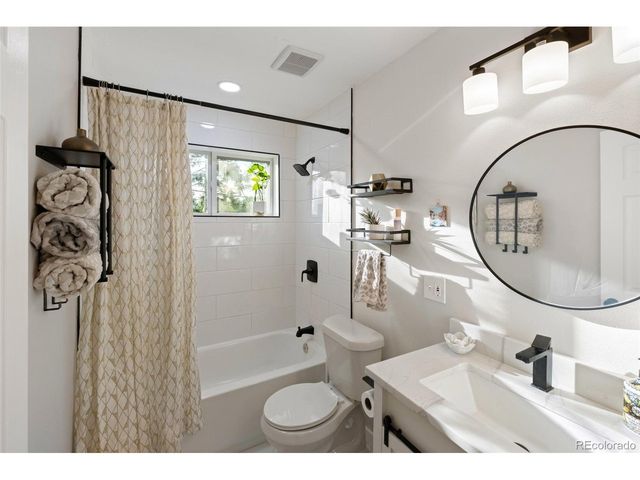 691 S Simms St, Lakewood, CO 80228