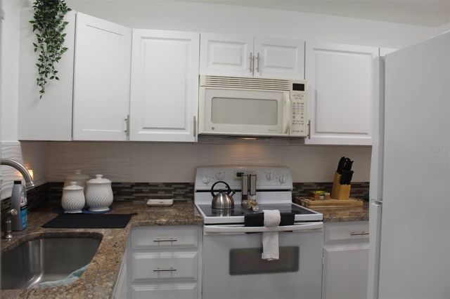 1222 VILLA LANE 136, Apopka, FL 32712