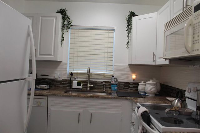 1222 VILLA LANE 136, Apopka, FL 32712