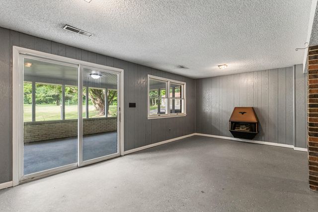 5619 Arrow Head Court, Decatur, IL 62521