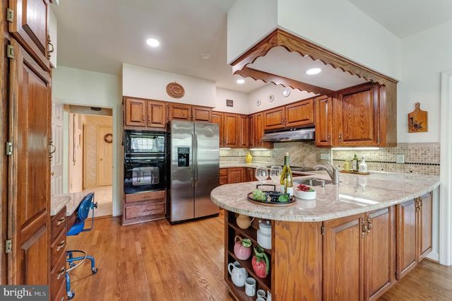 7419 GEORGETOWN CT, Mclean, VA 22102