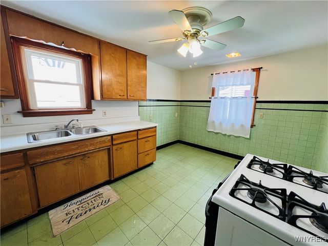 125 Brookside Drive 127, West Seneca, NY 14220