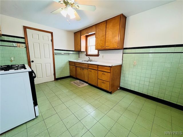 125 Brookside Drive 127, West Seneca, NY 14220