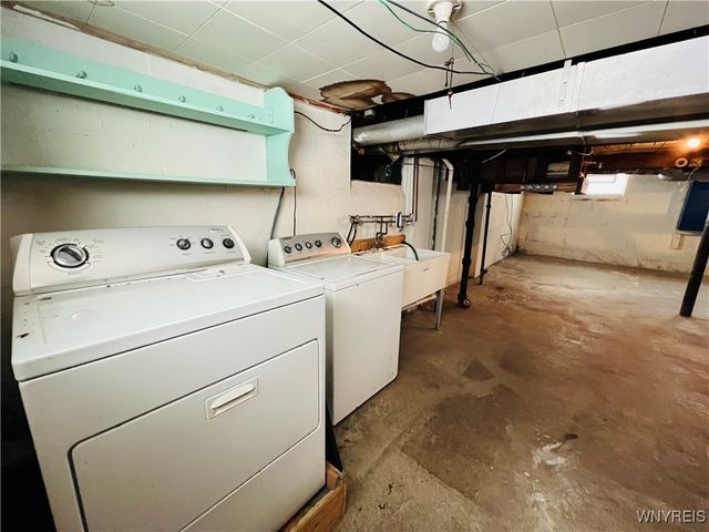 125 Brookside Drive 127, West Seneca, NY 14220