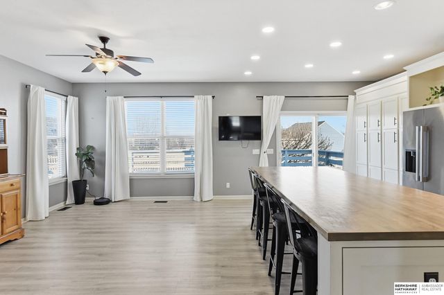 20810 Paul Circle, Elkhorn, NE 68022