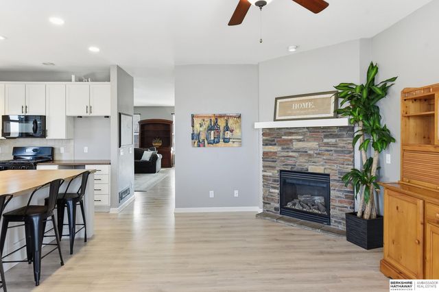 20810 Paul Circle, Elkhorn, NE 68022