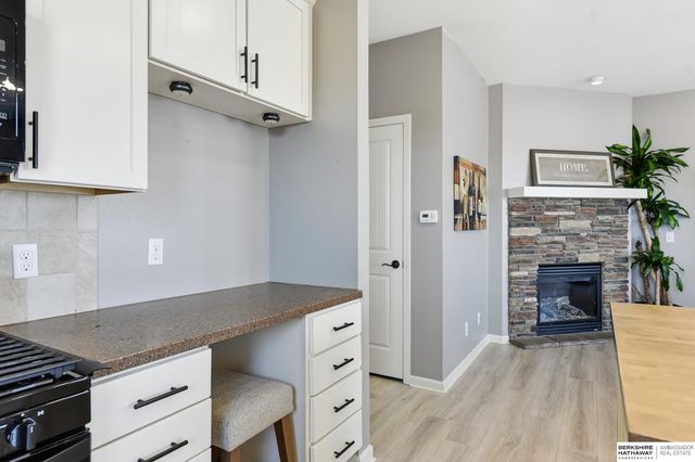 20810 Paul Circle, Elkhorn, NE 68022