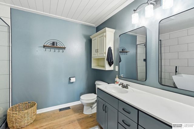 20810 Paul Circle, Elkhorn, NE 68022