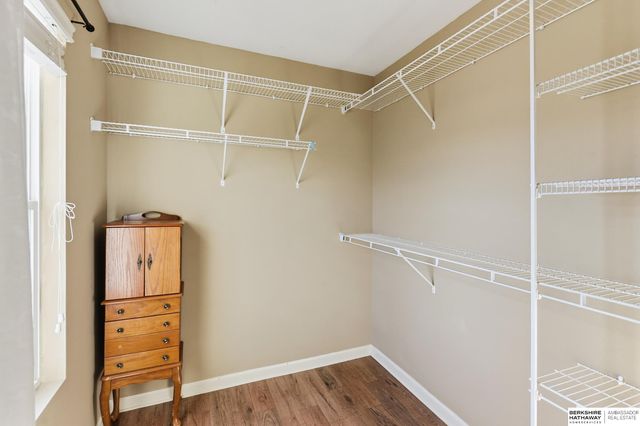 20810 Paul Circle, Elkhorn, NE 68022