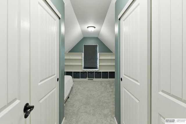 20810 Paul Circle, Elkhorn, NE 68022