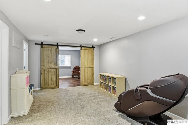 20810 Paul Circle, Elkhorn, NE 68022