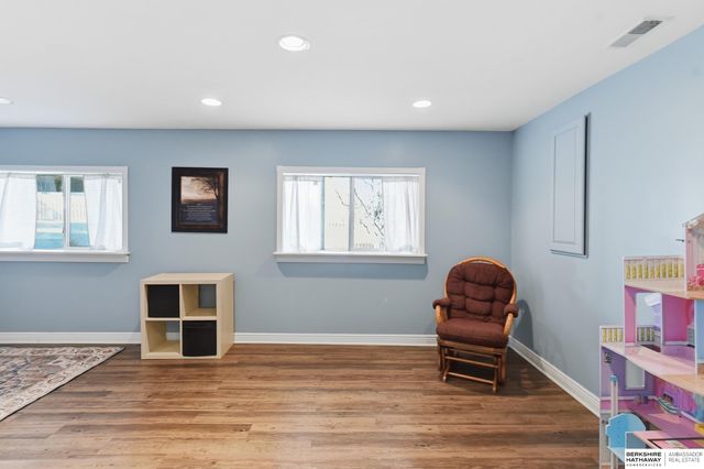 20810 Paul Circle, Elkhorn, NE 68022