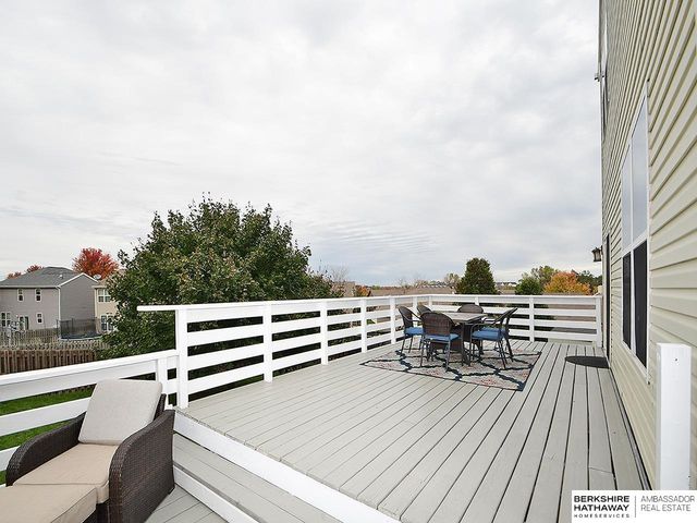 20810 Paul Circle, Elkhorn, NE 68022