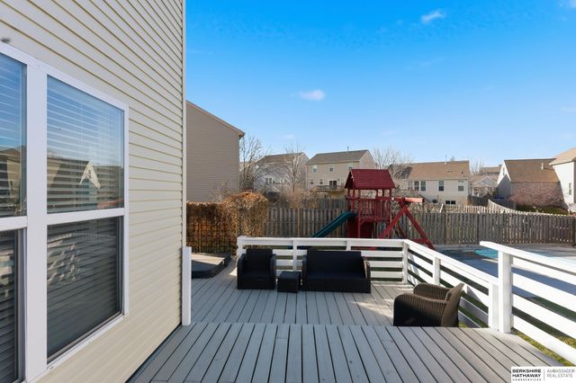 20810 Paul Circle, Elkhorn, NE 68022