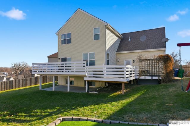 20810 Paul Circle, Elkhorn, NE 68022