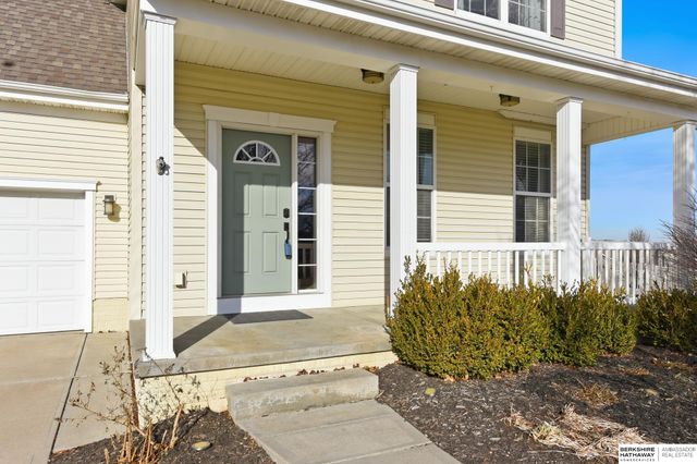 20810 Paul Circle, Elkhorn, NE 68022