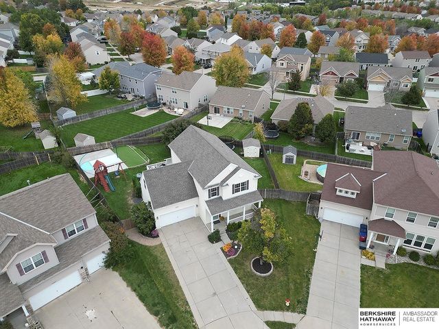 20810 Paul Circle, Elkhorn, NE 68022