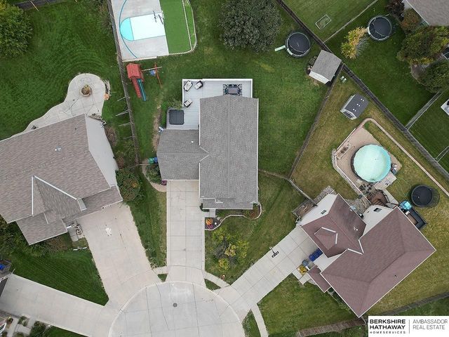 20810 Paul Circle, Elkhorn, NE 68022