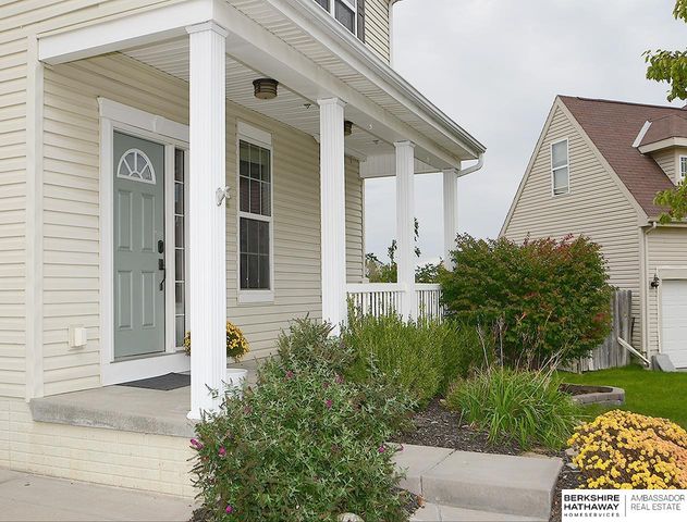 20810 Paul Circle, Elkhorn, NE 68022