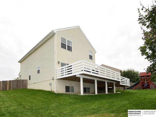 20810 Paul Circle, Elkhorn, NE 68022