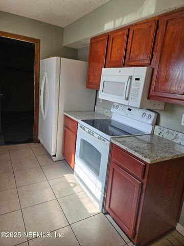 8256 JUSTIN Road N, Jacksonville, FL 32210