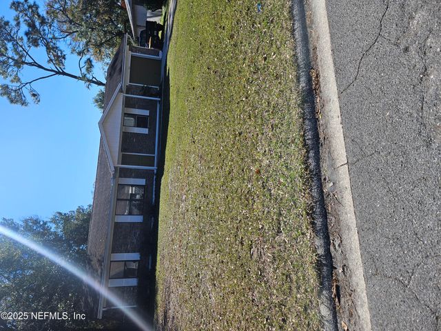 8256 JUSTIN Road N, Jacksonville, FL 32210