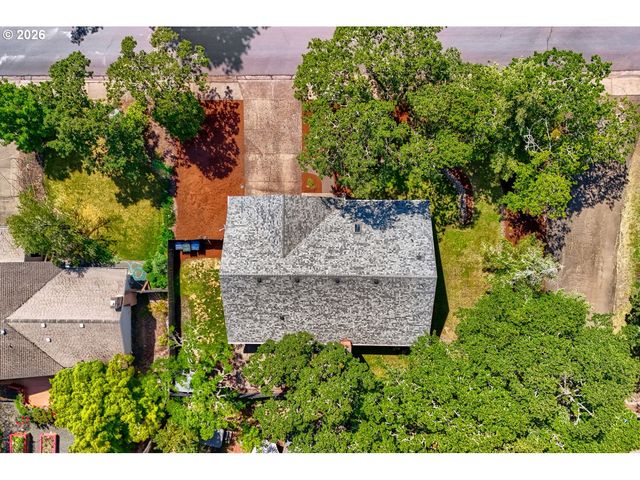 4007 BRAE BURN Dr, Eugene, OR 97405