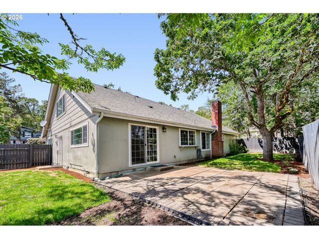 4007 BRAE BURN Dr, Eugene, OR 97405