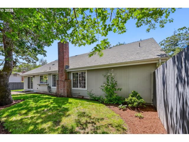 4007 BRAE BURN Dr, Eugene, OR 97405