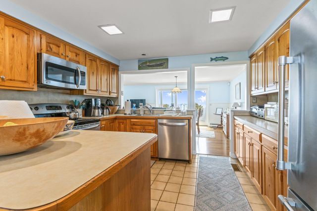 7 Sea Street, Harwich Port, MA 02646