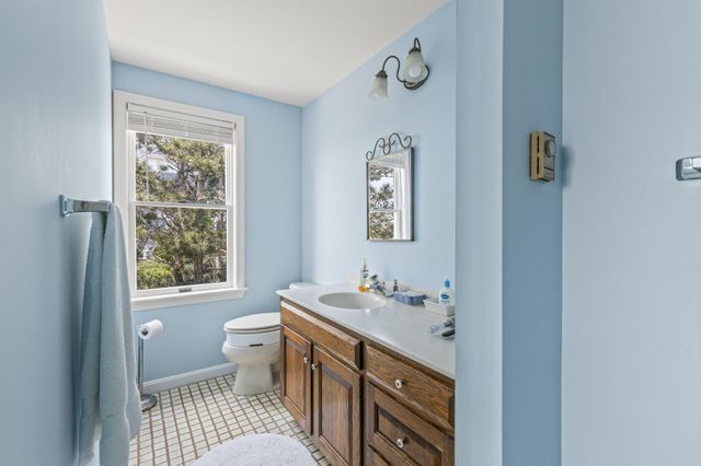 7 Sea Street, Harwich Port, MA 02646