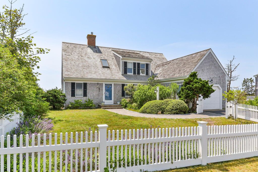 7 Sea Street, Harwich Port, MA 02646