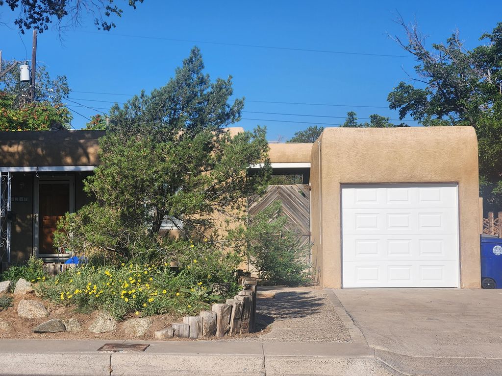 1217 Girard Boulevard NE, Albuquerque, NM 87106