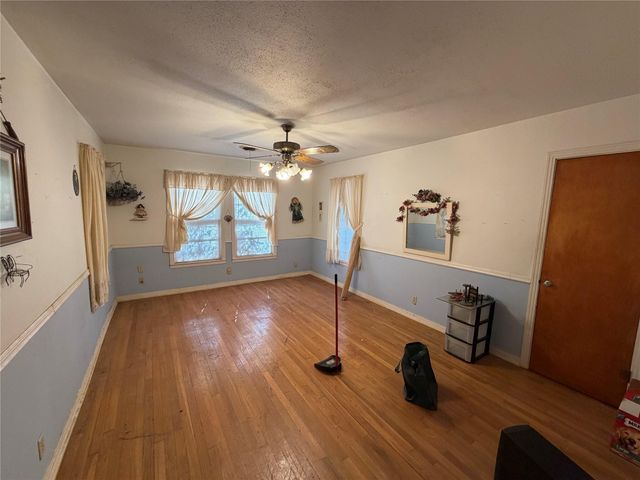 2740 Lakeview Circle, Beaumont, TX 77703