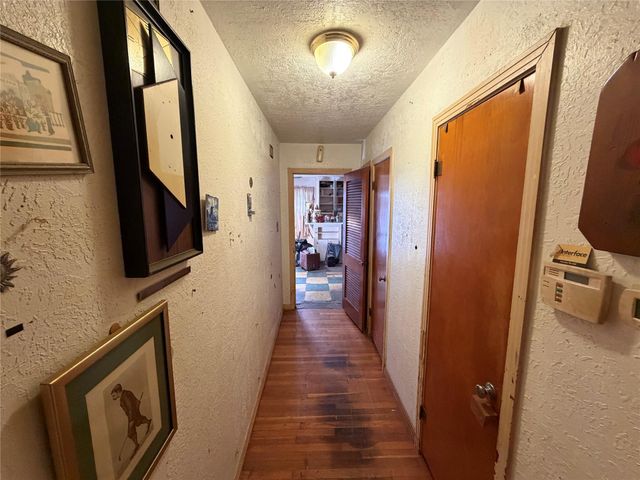 2740 Lakeview Circle, Beaumont, TX 77703