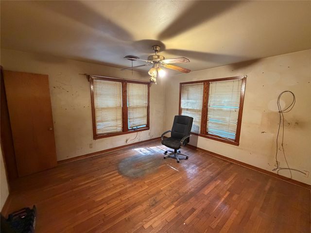 2740 Lakeview Circle, Beaumont, TX 77703