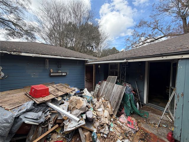 2740 Lakeview Circle, Beaumont, TX 77703