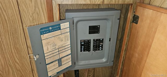 1964 River Road 35, Calverton, NY 11933