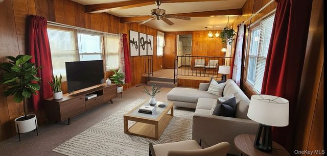 1964 River Road 35, Calverton, NY 11933